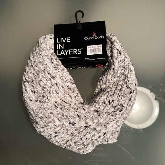 New Cuddl Duds Infinity scarf - Picture 9 of 12